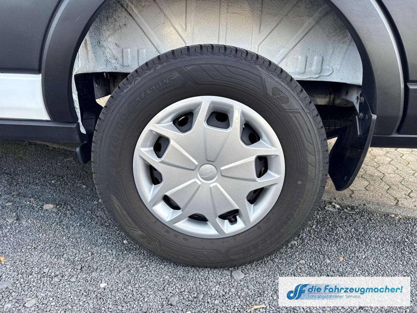 Fahrzeugabbildung Ford Transit Kasten 350 L3H3 Trend Rückfahr DAB Totwi