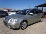 Toyota Avensis Combi Sol 1.8-l-VVT-i - Toyota Avensis aus 2004: Kombi