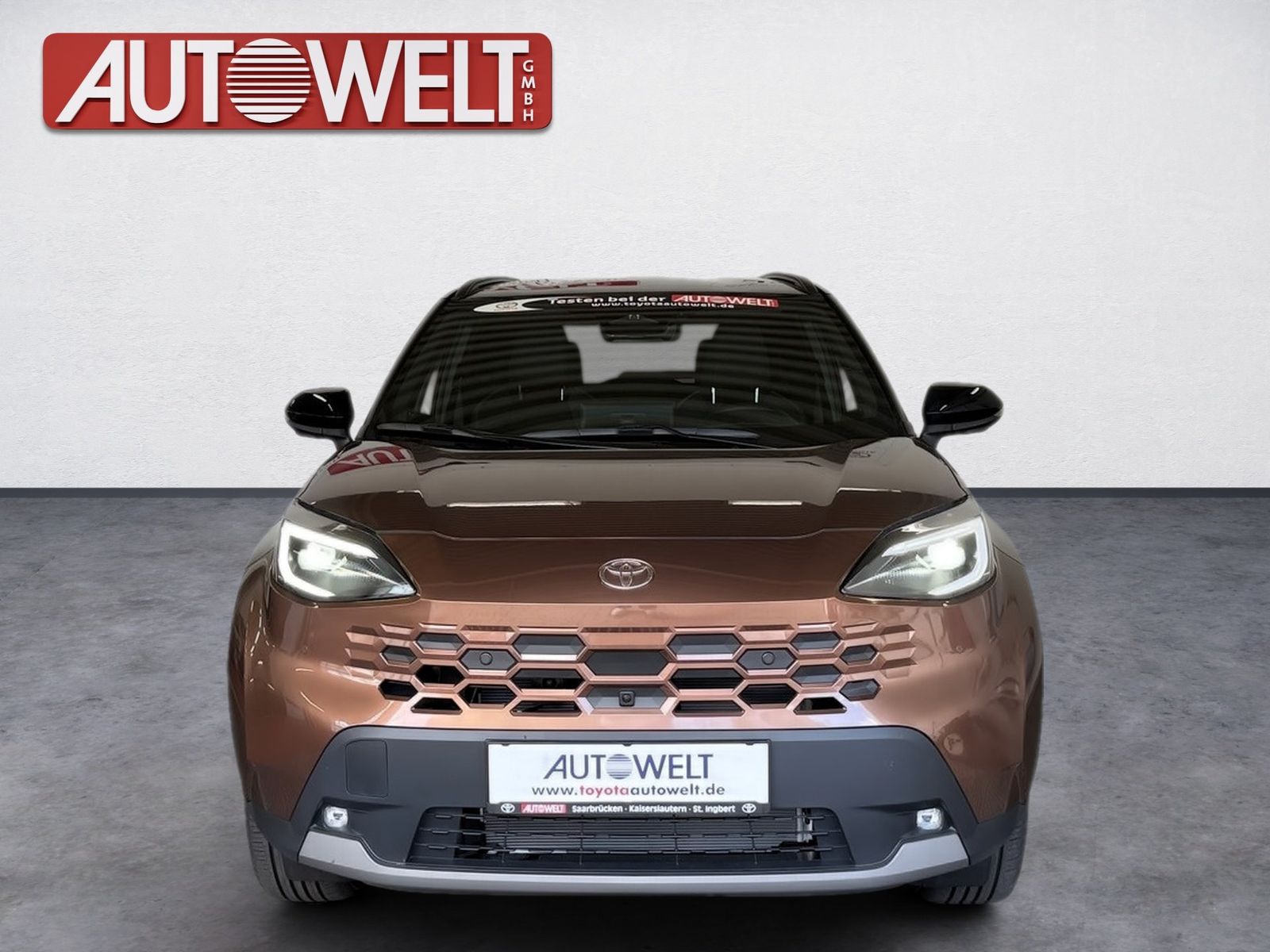 Fahrzeugabbildung Toyota Yaris Cross Lounge 1.5-l-Hybrid LED,Navi,elHeckk