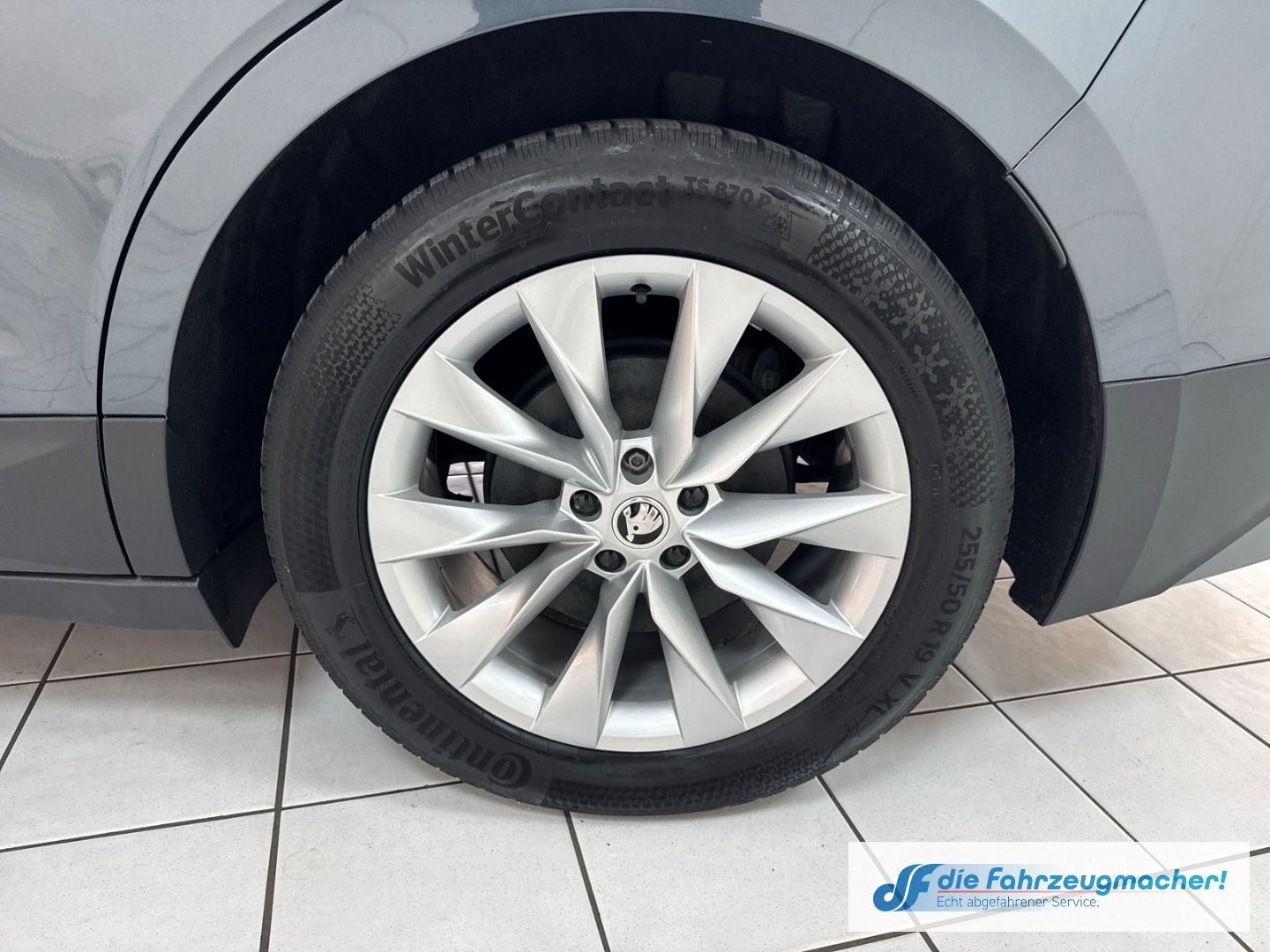 Fahrzeugabbildung SKODA Enyaq 80 Suite HUD El. Panodach Navi Leder Digi