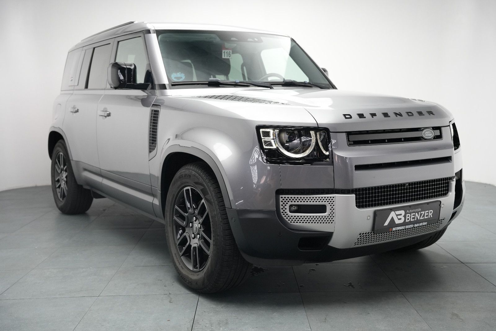 Fahrzeugabbildung Land Rover Defender 110 SE*Panorama*Meridian*360°KAM*Memory