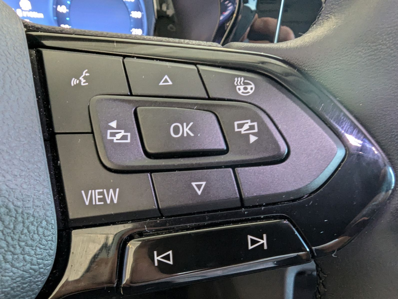 FORD Tourneo Connect L2 Titanium 7-Sitze LED Cam AHK - Image 23