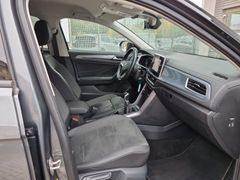 Fahrzeugabbildung Volkswagen T-ROC 1.0 TSI Style LED+ NAVI SHZ MASSAGE
