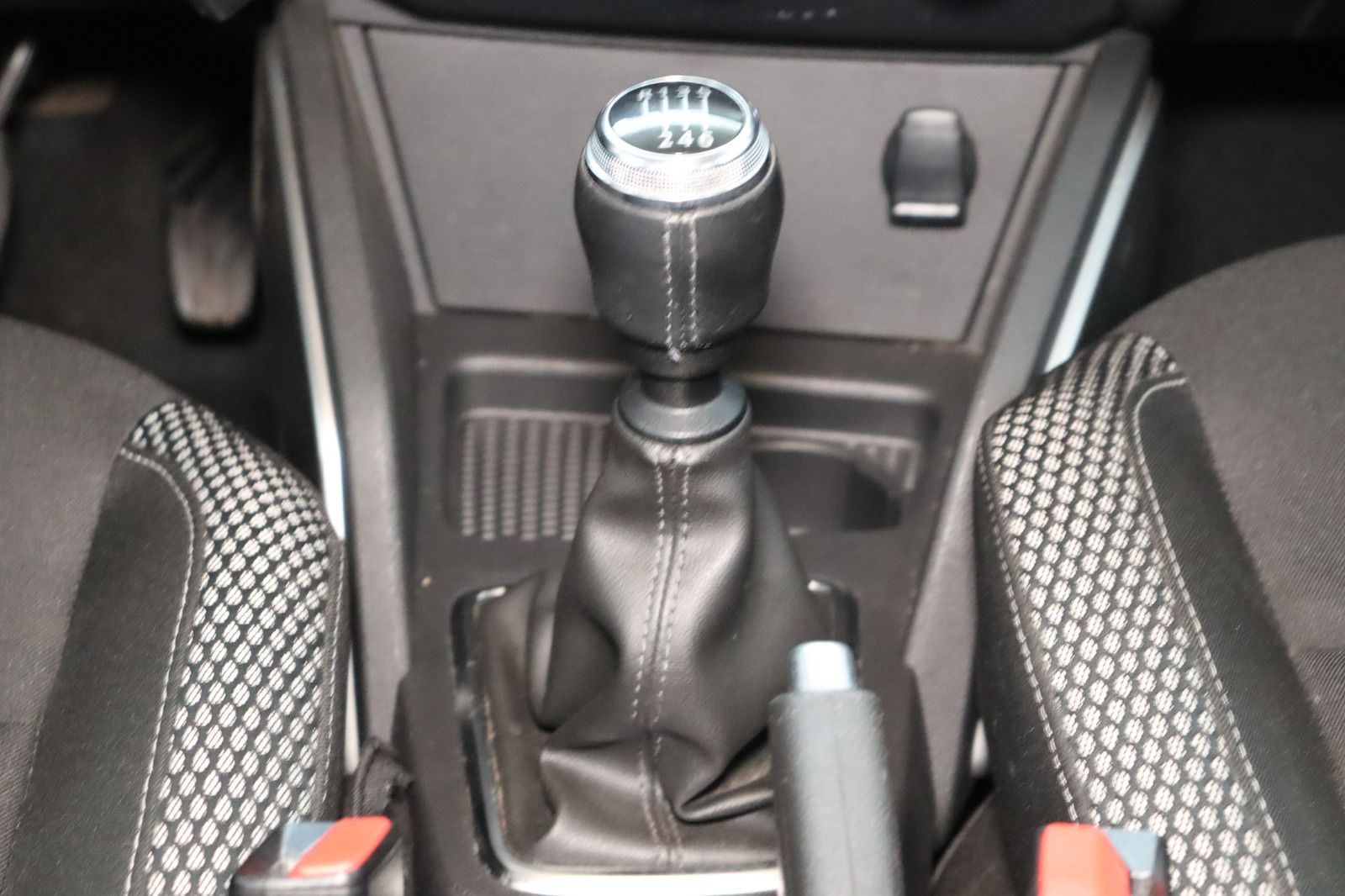 Fahrzeugabbildung Dacia Duster II 1.4 * 1. Hand * Navi * SHZ