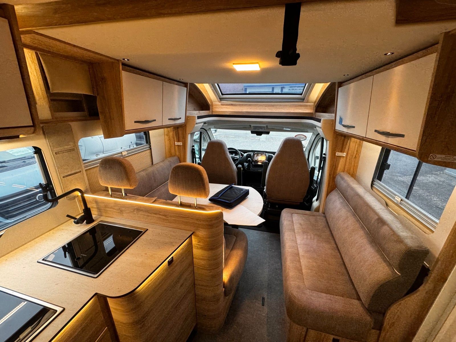 Fahrzeugabbildung Eura Mobil Profila RS 675 SB