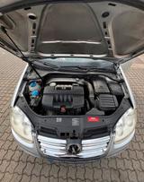 Volkswagen Jetta Mk5 1.6MPI benzin zum Ver... - Volkswagen Jetta in Frankfurt (Main)