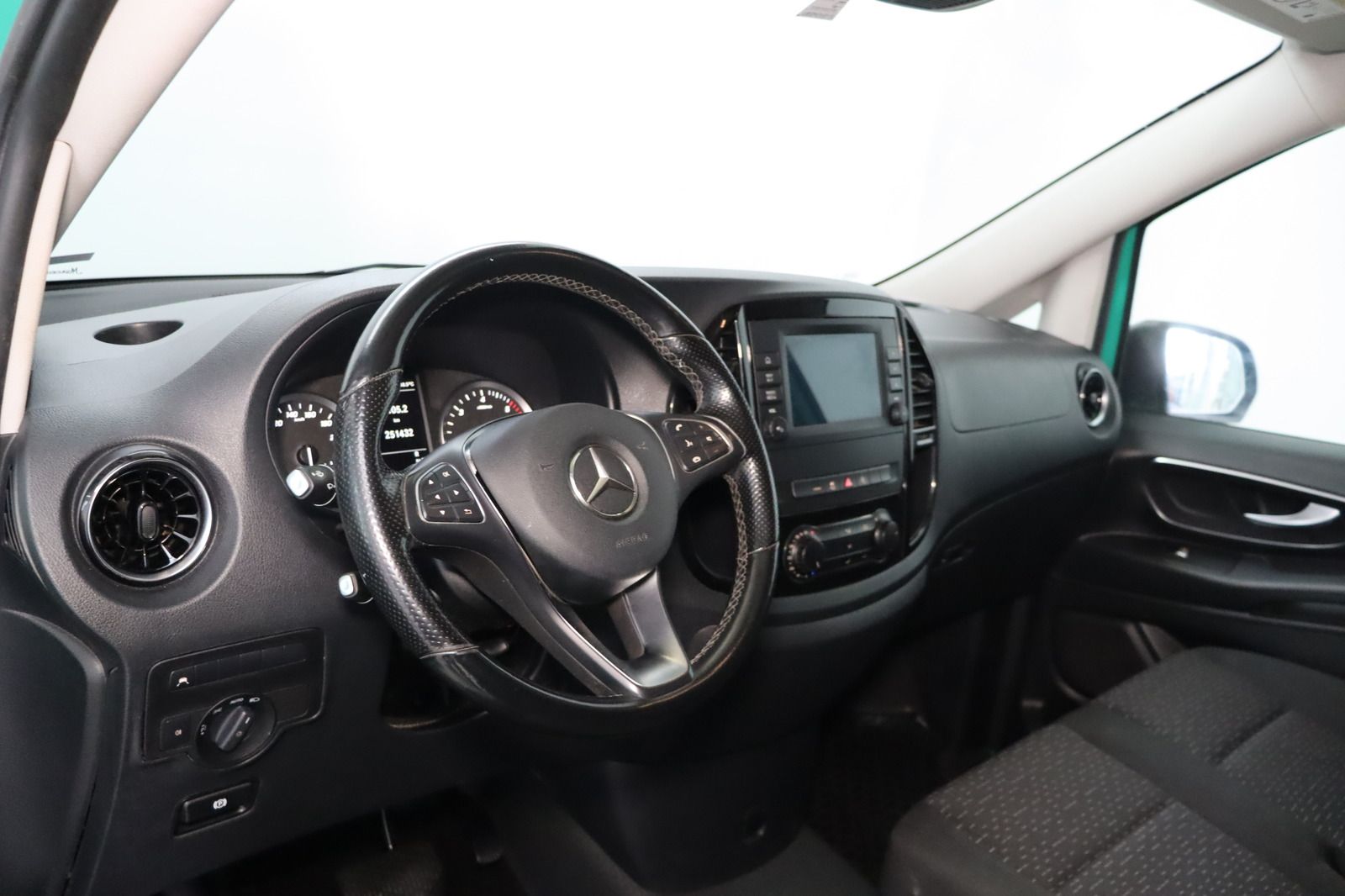 Fahrzeugabbildung Mercedes-Benz Vito Kasten 119 CDI 1. Hand LED Navi
