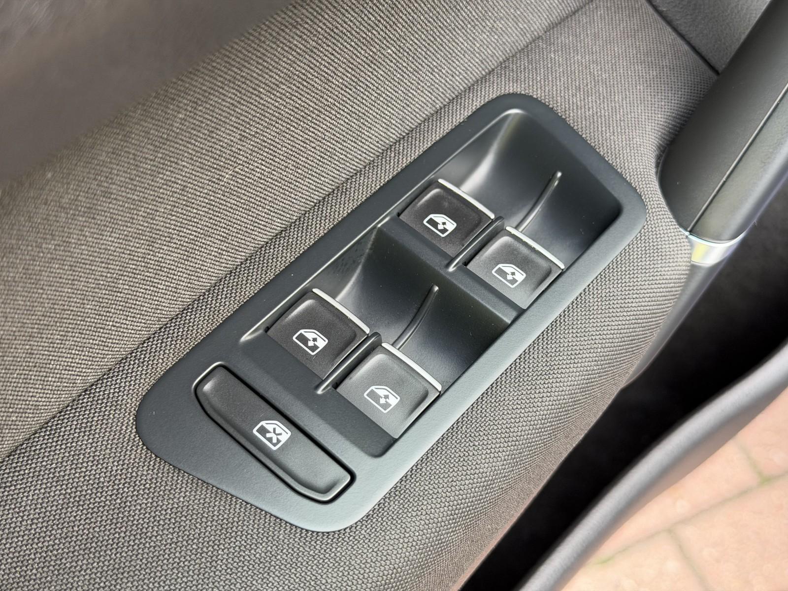 Volkswagen Golf VII Highline Automatik*1.Hand*LED, миниатюра 14