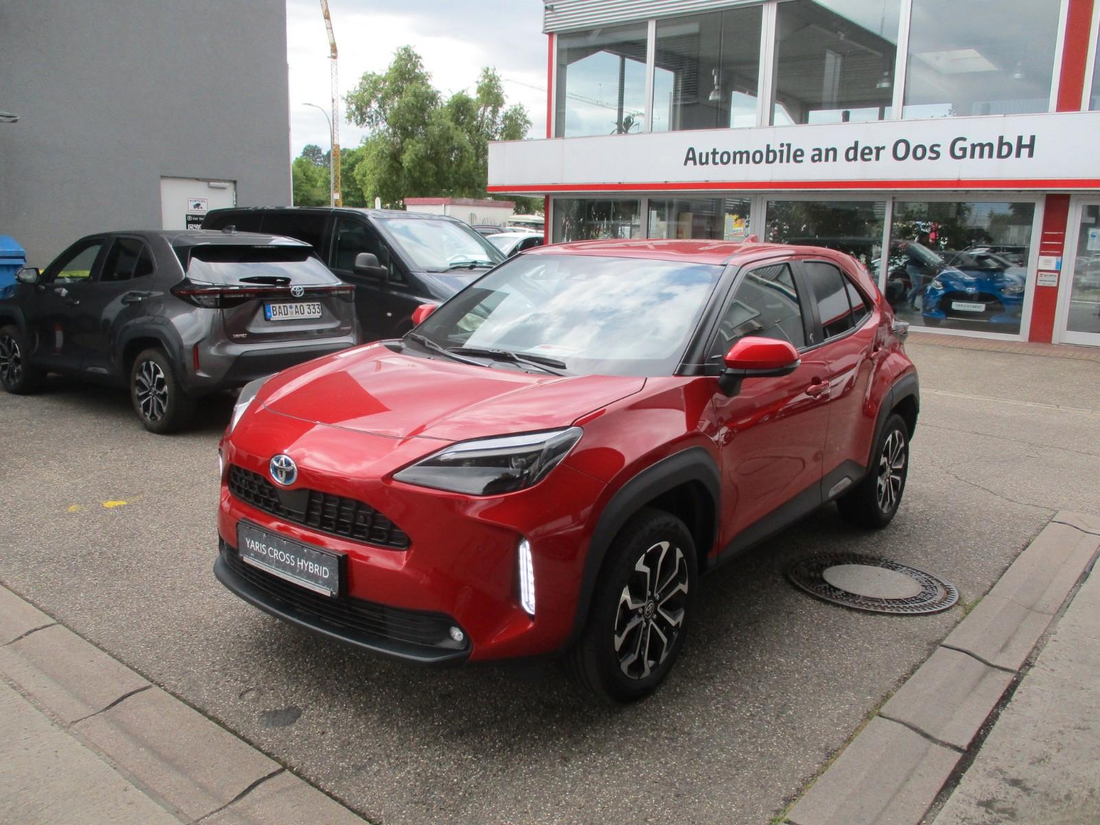 Toyota Yaris Cross Hybrid Team D, Safety Smart und Wint