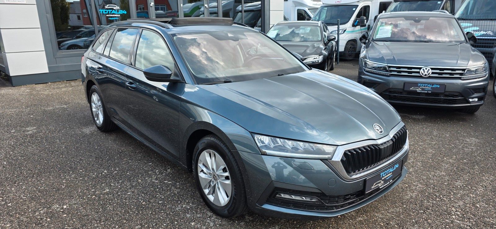 Skoda Ambition/Cockpit/Navi/LED/Panorama/Keyless/1H imagem 2