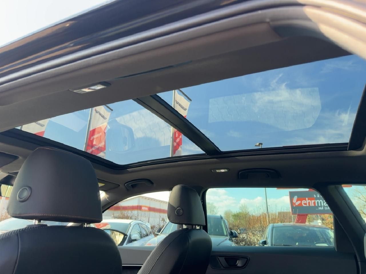 Fahrzeugabbildung CUPRA Ateca 2,0 TSI Basis 4Drive 300PS *inkl AHK+Pano*