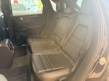 Porsche Cayenne - 12