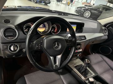 Fahrzeugabbildung Mercedes-Benz C 180 Avantgarde BlueEfficiency Navi Sitzhz PDC