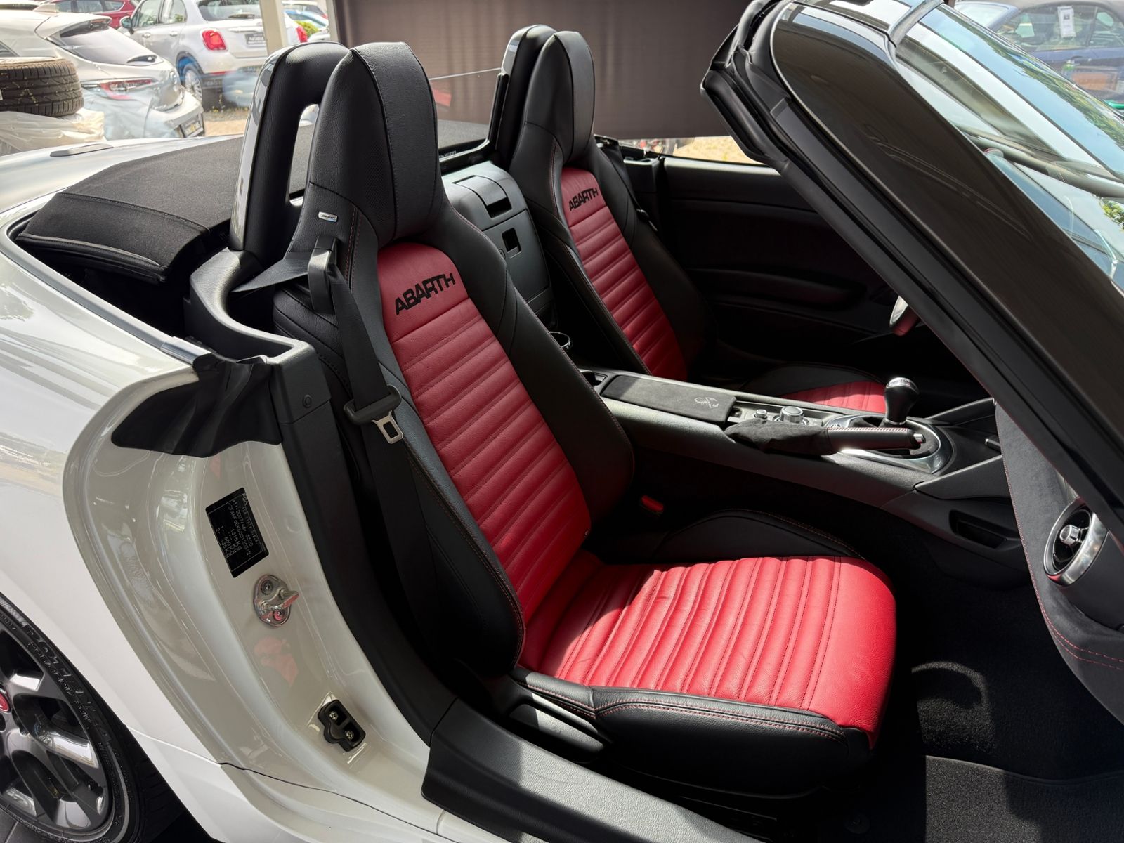 Fahrzeugabbildung Abarth 124 Spider LED LEDER ALU SHZ