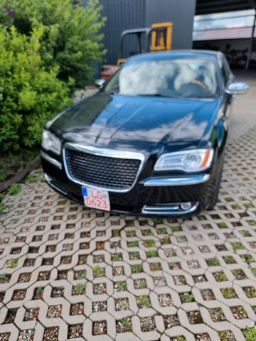 Chrysler 300c  Hemi V8 5.7 Liter