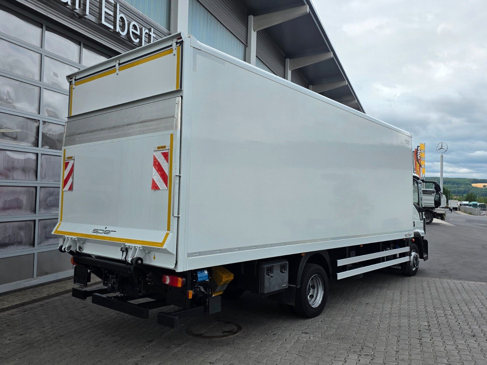 Fahrzeugabbildung Iveco Eurocargo ML120E25 LBW Palfinger 1.500kg