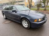 BMW 520i A Exclusive touring Leder PDC HU Mai 2026 - BMW 520 aus 2003: 520i