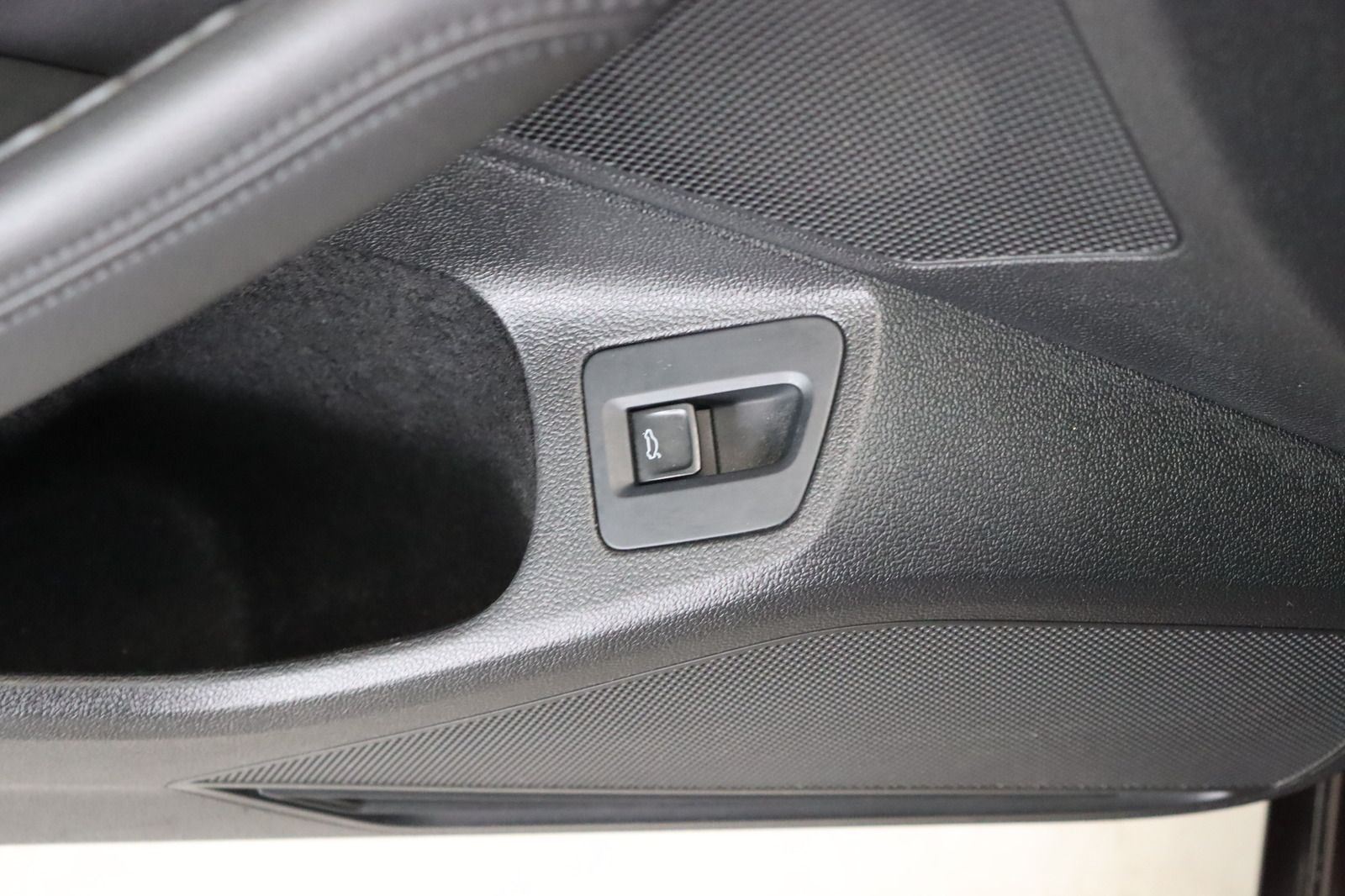 Fahrzeugabbildung Volkswagen Passat 4MOTION * Navi * LED * Massage