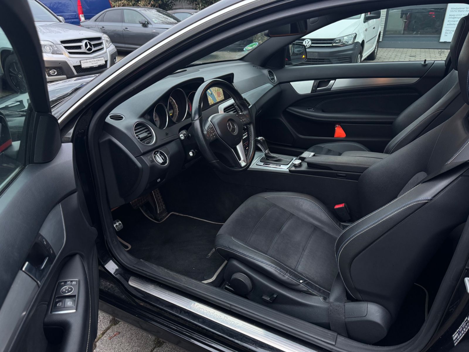 Fahrzeugabbildung Mercedes-Benz C 180 C -Klasse Coupe AMG-Line*Pano*Kamera*LED