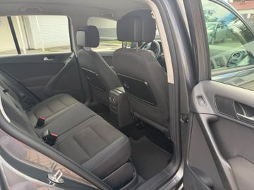 Volkswagen Tiguan - 12
