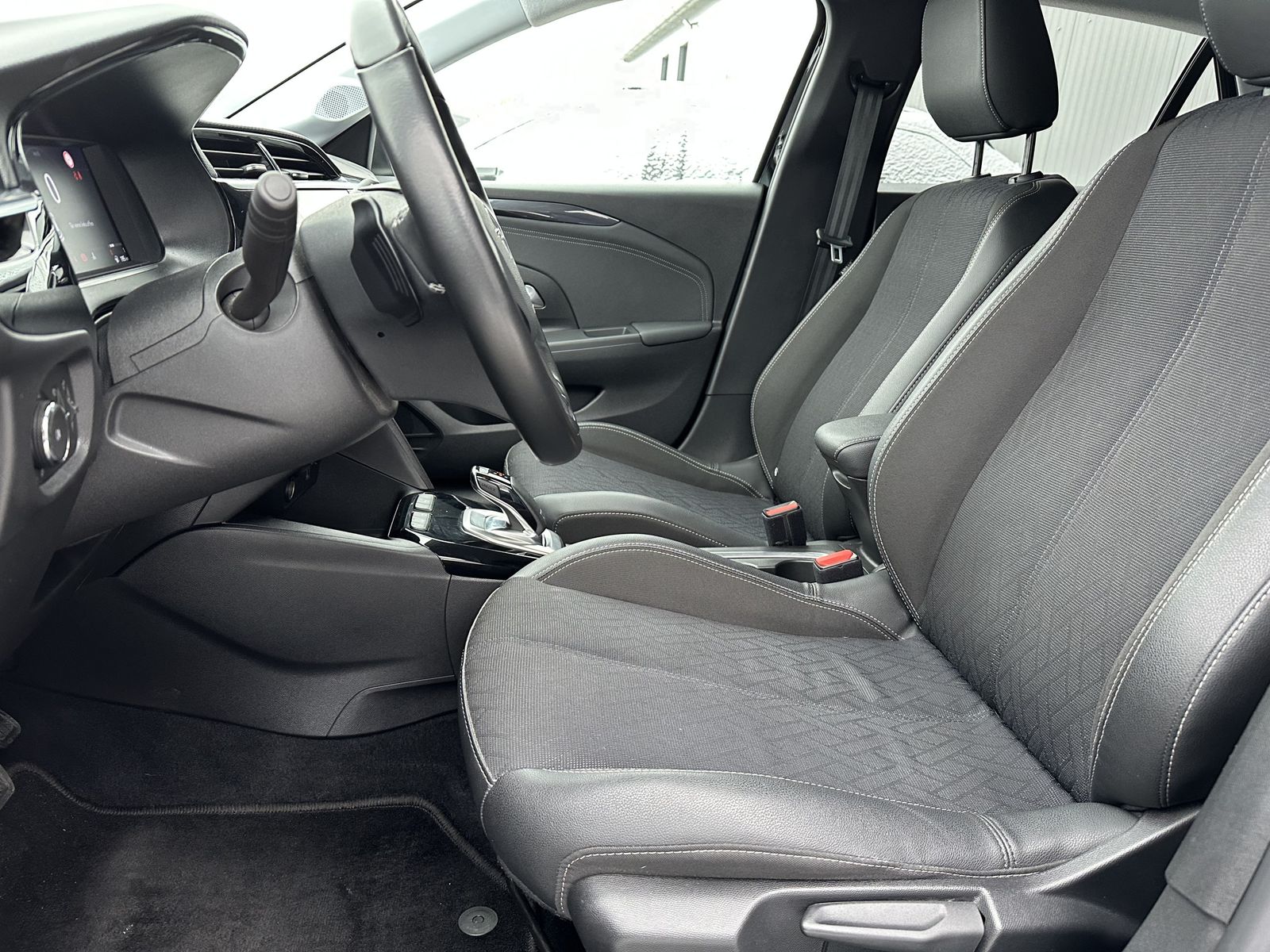 Fahrzeugabbildung Opel Corsa 5-Türer 1.2 Elegance Aut. NAV+LED+ACC+1HD