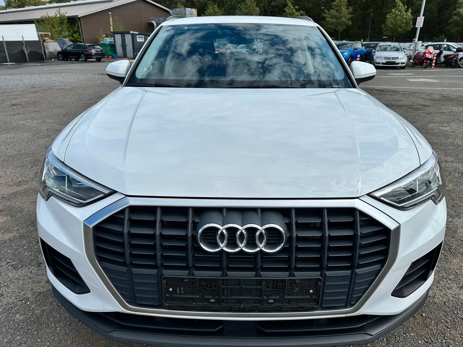 Audi Q3 45 TFSI e basis,LED,PDC,Navi,Xenon,VirtualTac imagem 3
