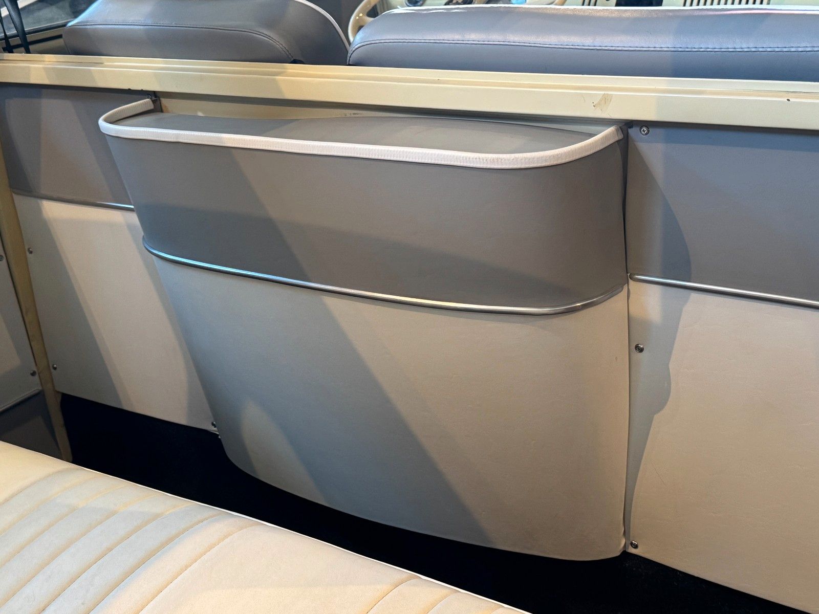 Fahrzeugabbildung Volkswagen T1 Samba 9-Sitzer Faltdach mit Panoramafenstern