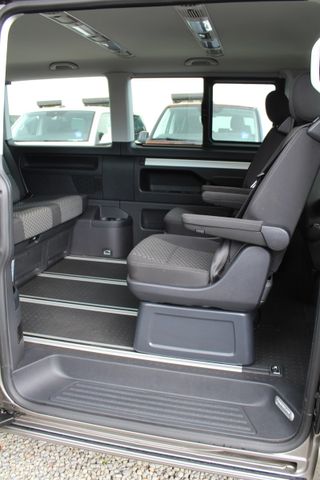 Volkswagen T6.1 Multivan 150PS DSG Navi AHK PDC 7-Sitzer