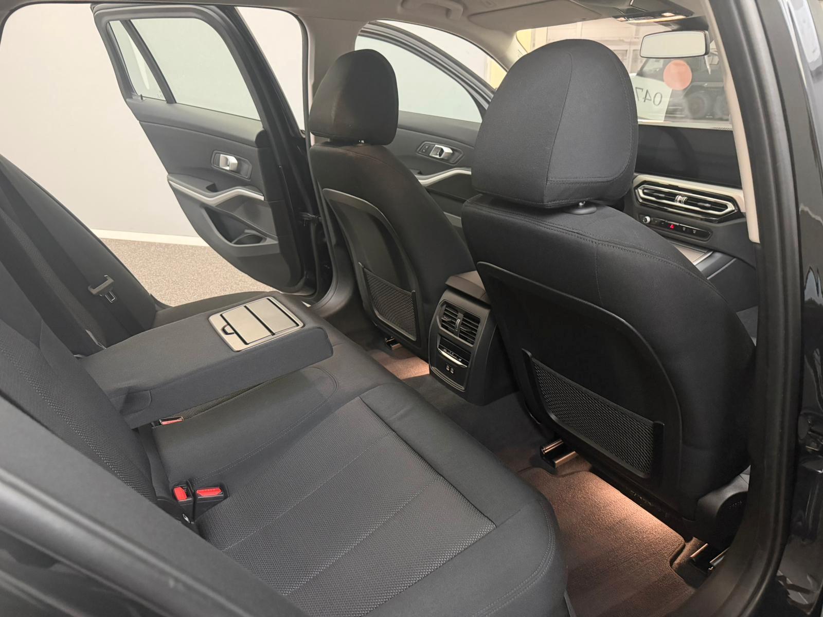 BMW 320 d xDrive T Shadow-Line WIDE*LED*CARPLAY*MEGA, миниатюра 21