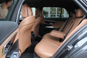Mercedes E 300 - 11