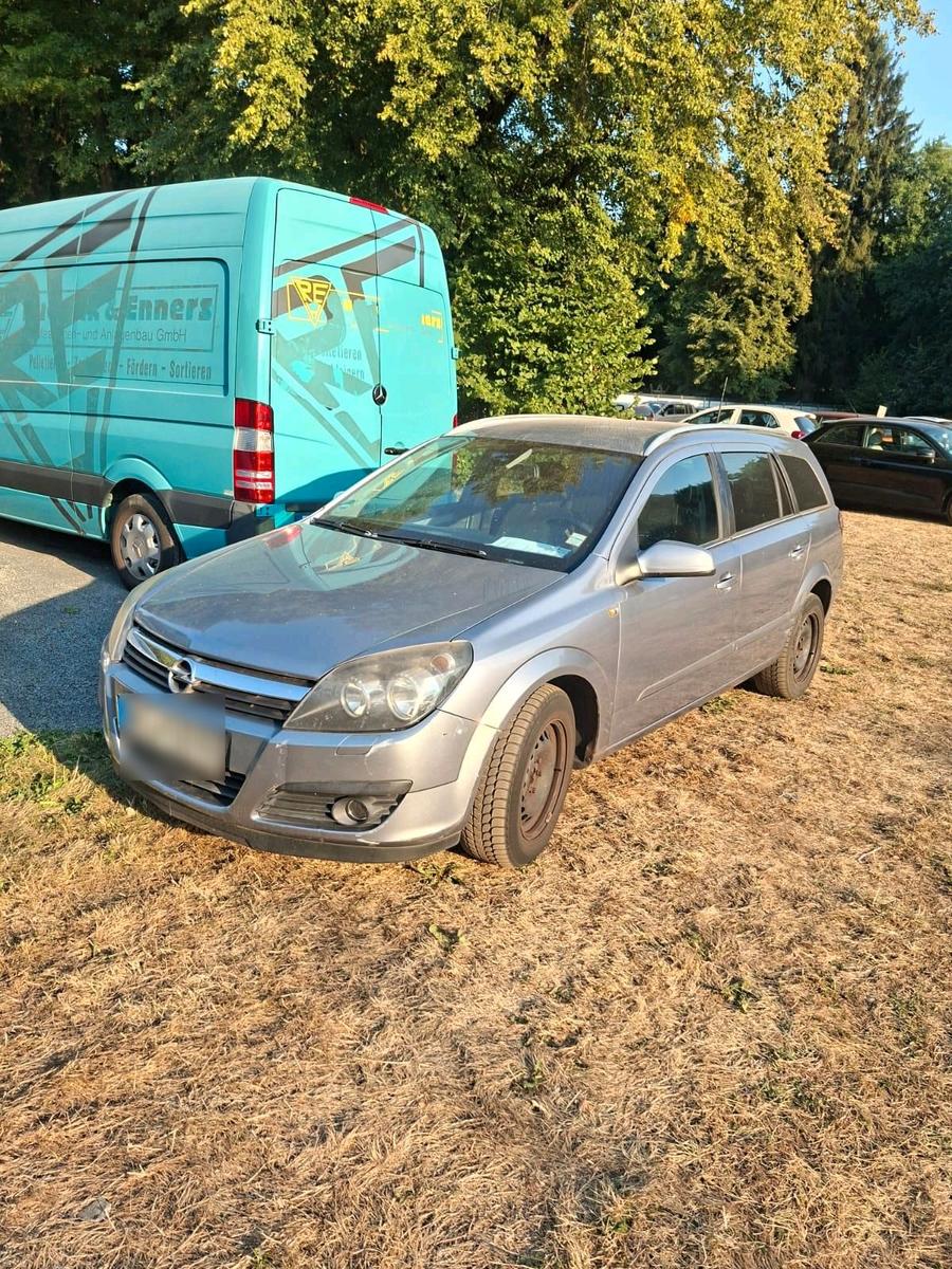 Opel Astra 2005 — салон