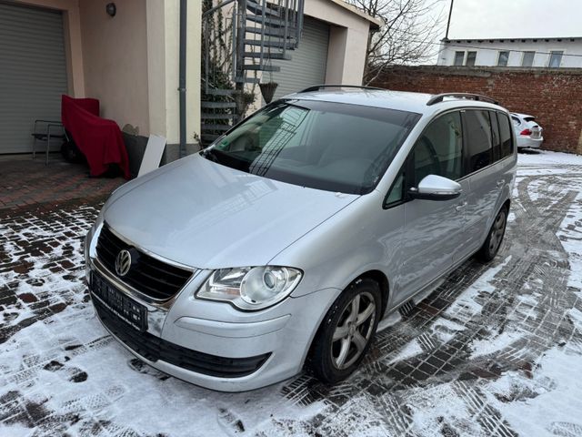 Volkswagen Touran 2.0 TDI,NAVI,TEMPOMAT,PDC..