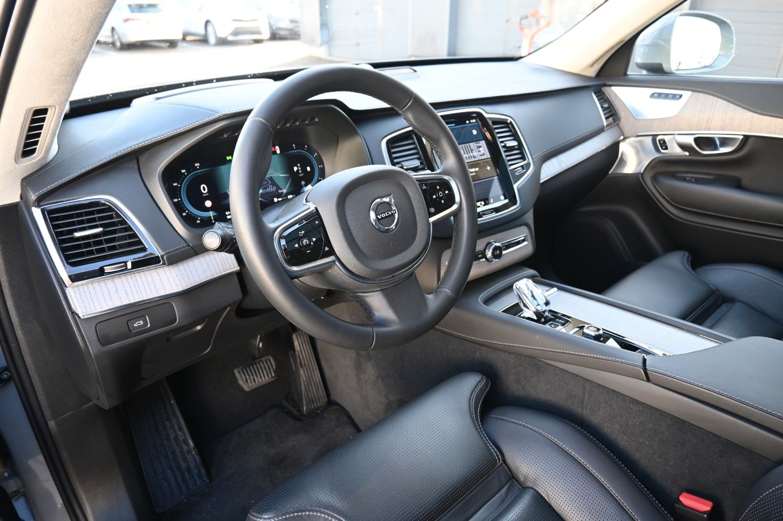 Fahrzeugabbildung Volvo XC90 B5D AWD Ultimate Bright*LED*PANO*STHZ*360*