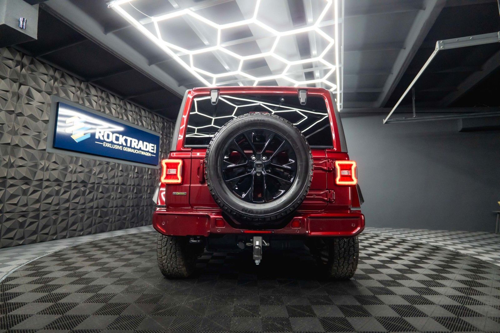 Fahrzeugabbildung Jeep Wrangler 3.0L EcoDiesel Unlimited Sahara 4x4 ACC