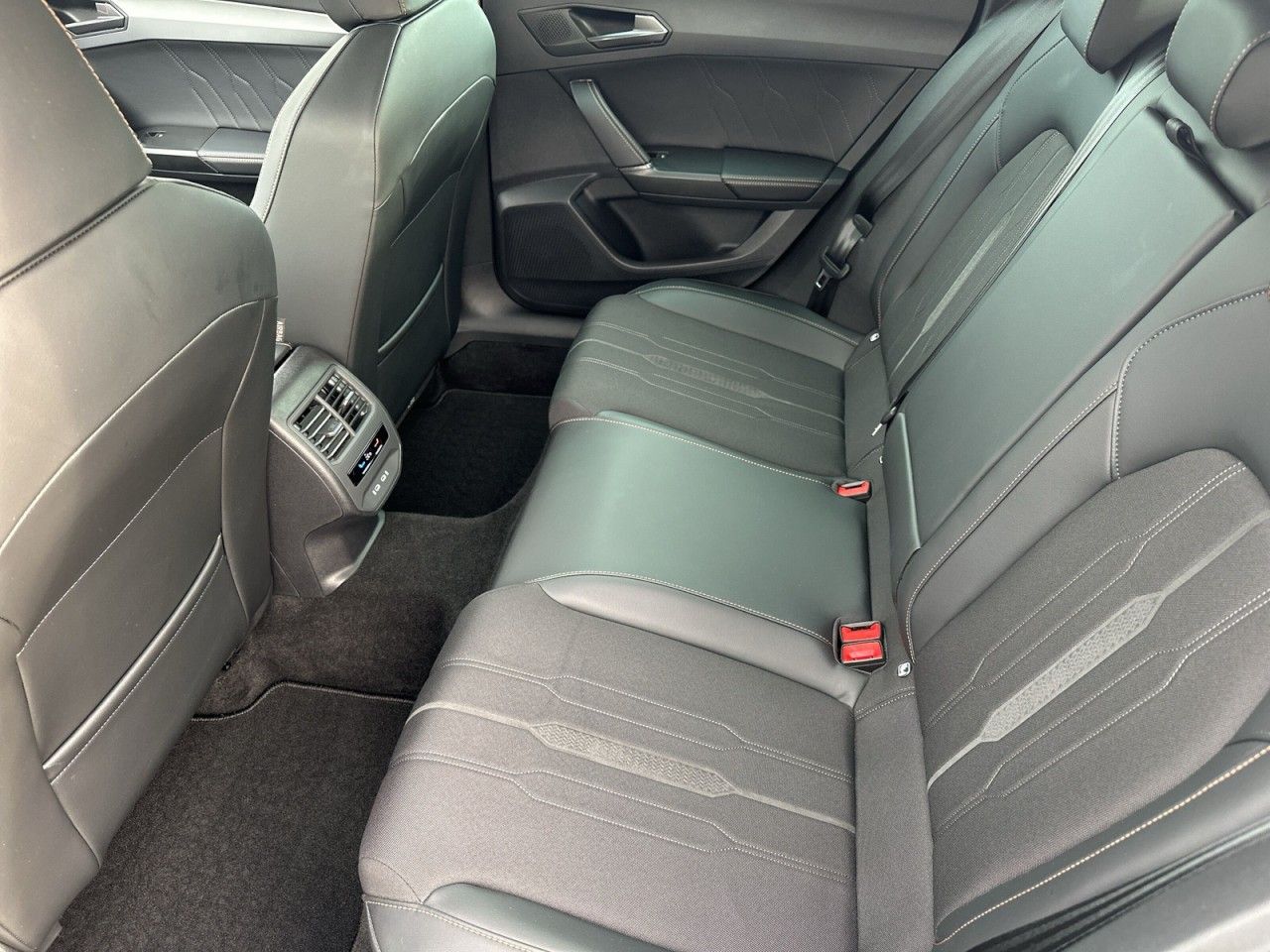 Fahrzeugabbildung CUPRA Formentor 1.4 e-Hybrid 204 PS DSG