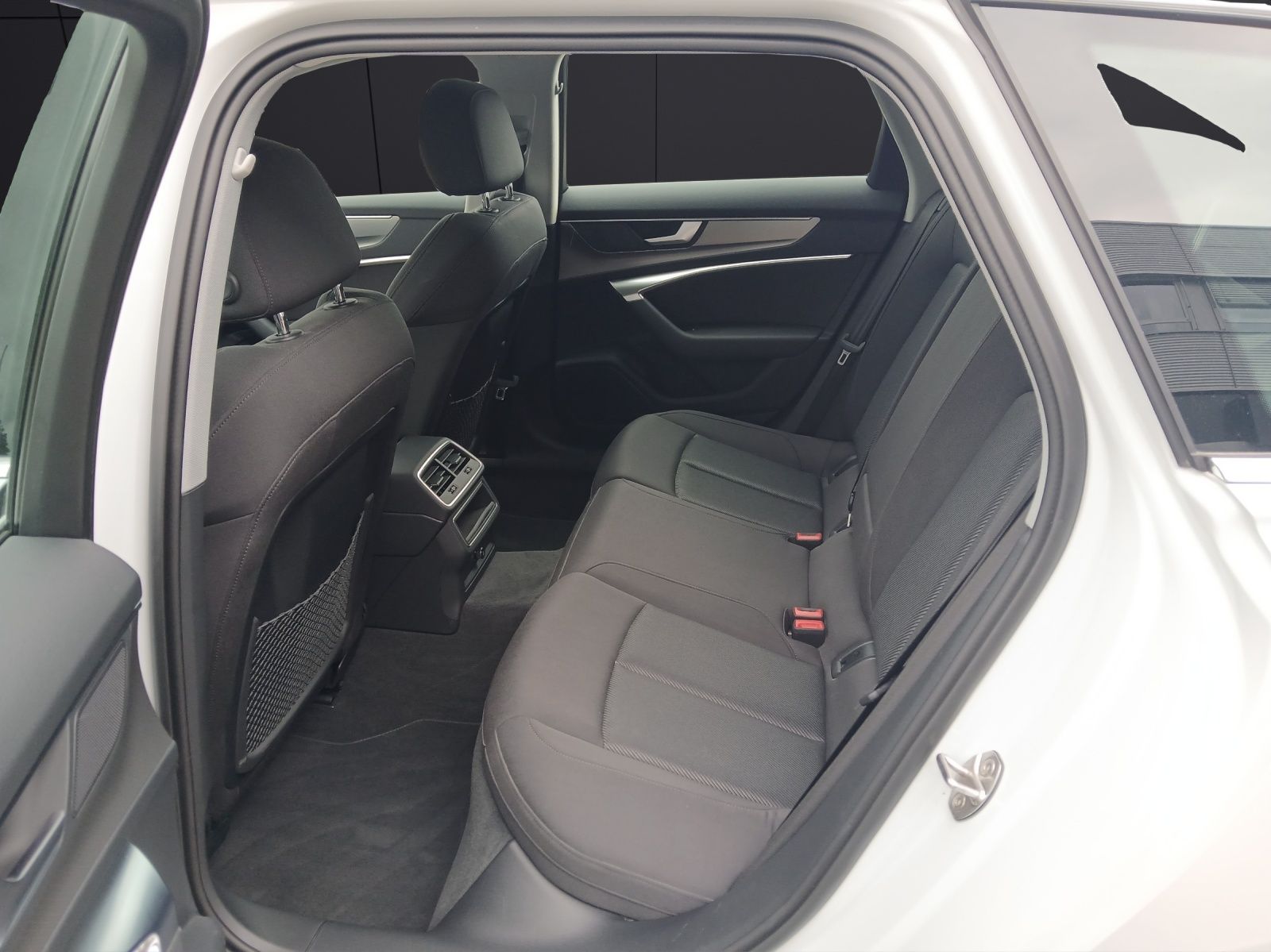 Fahrzeugabbildung Audi A6 Avant TDI sport Matrix Navi ACC Sound