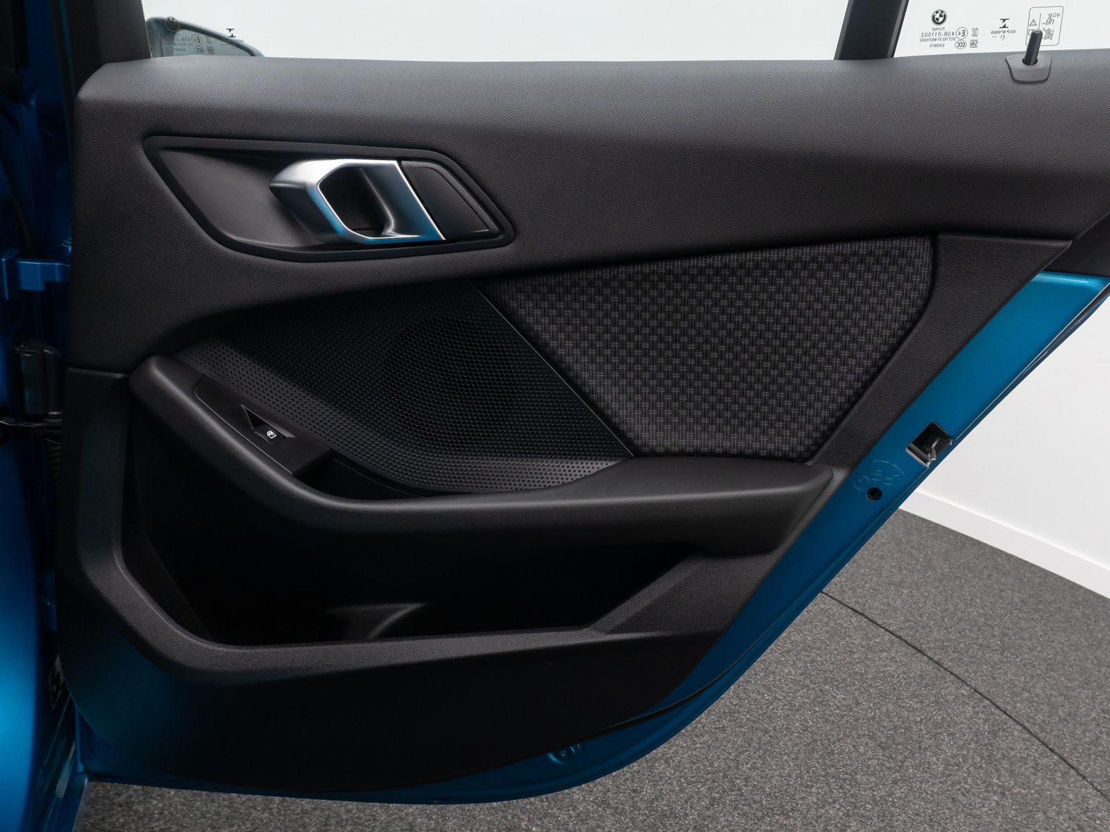 Fahrzeugabbildung BMW 118i Advantage PDC LED GeschwindigReg DAB WLAN