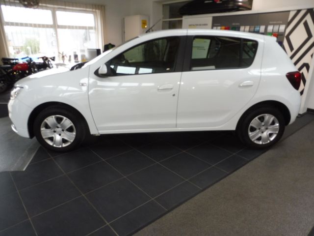 Dacia Sandero II Laureate, 8-fach bereift