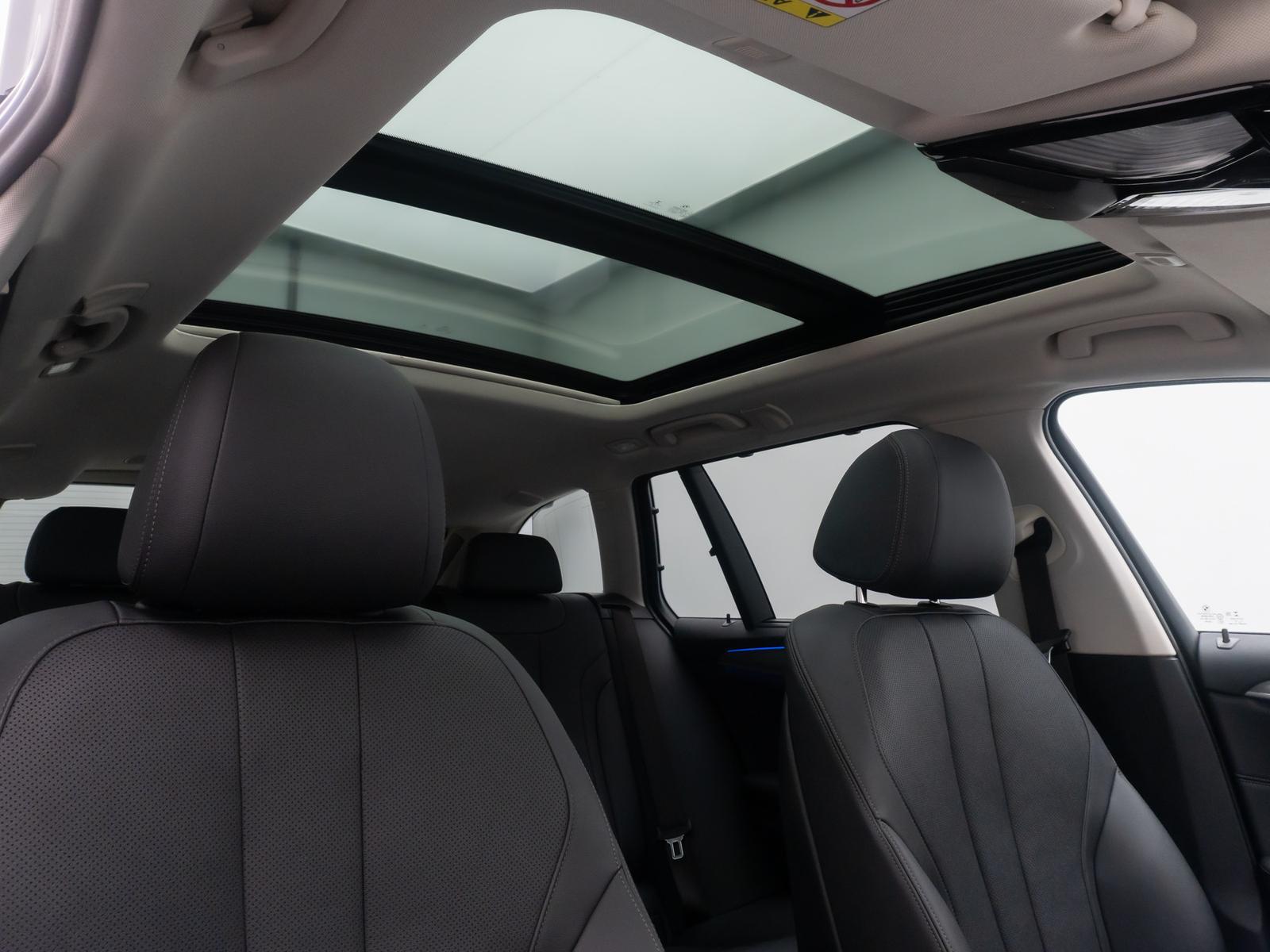 BMW 520d xD DAB HUD Kamera Alarm Panoram Leder Sport