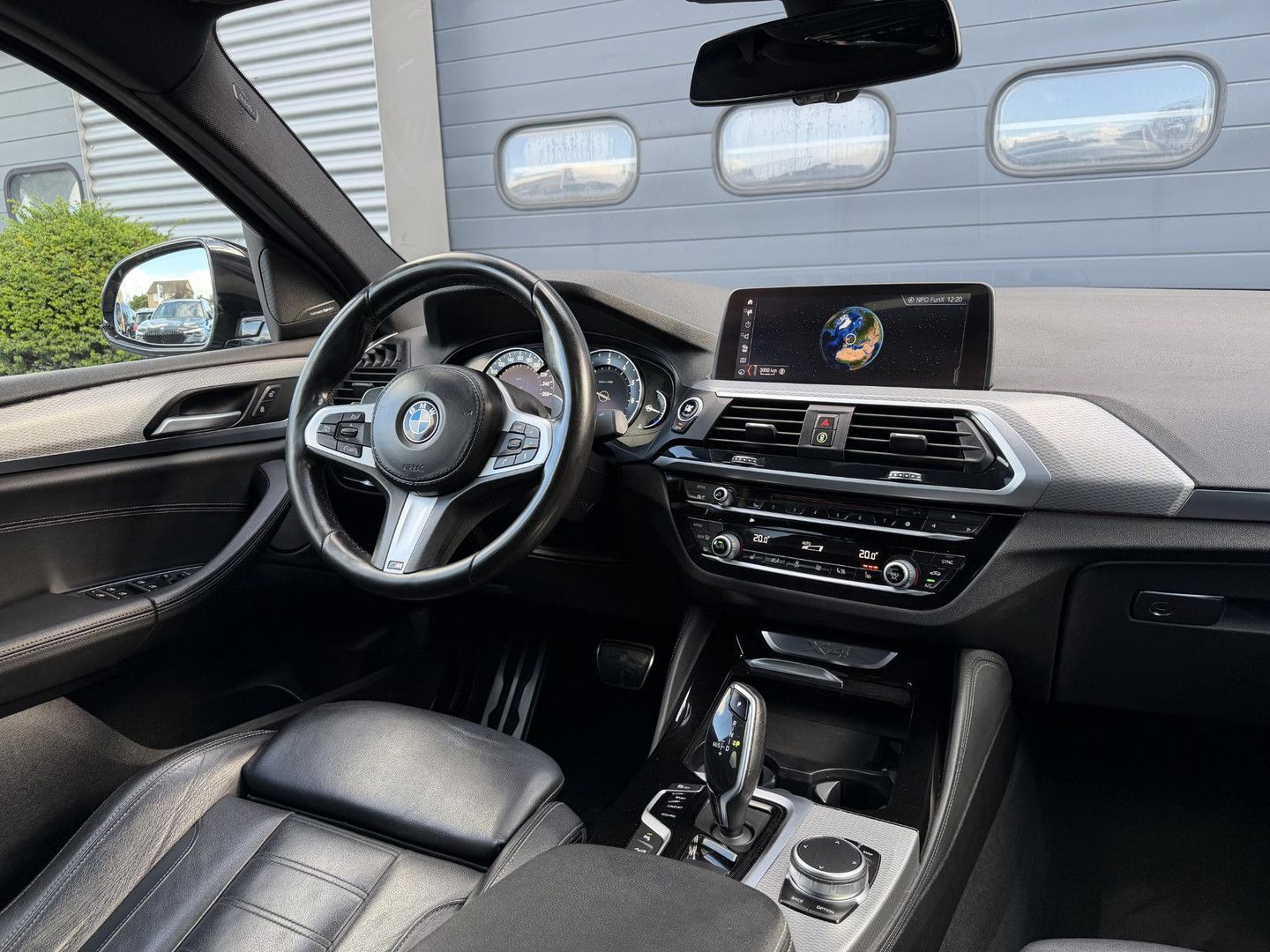 BMW X4 xDrive30i High Executive M-Sport | panorama d imagem 3