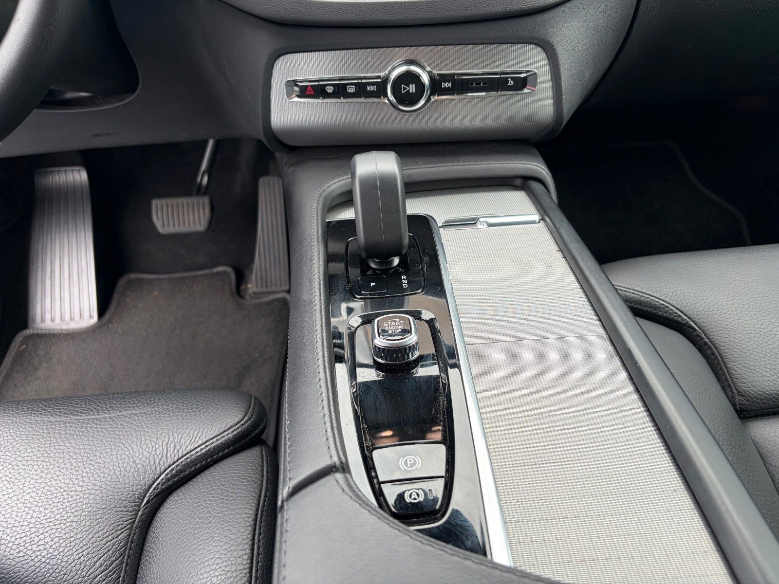 Fahrzeugabbildung Volvo XC 90 Plus Bright AWD
