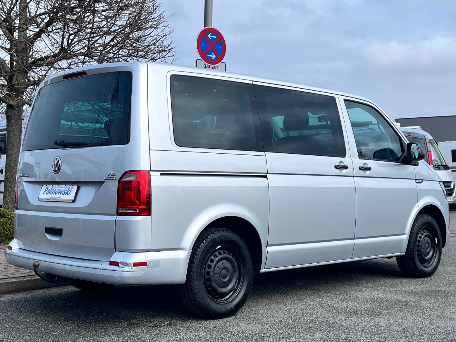 Fahrzeugabbildung Volkswagen T6 Multivan Trendline