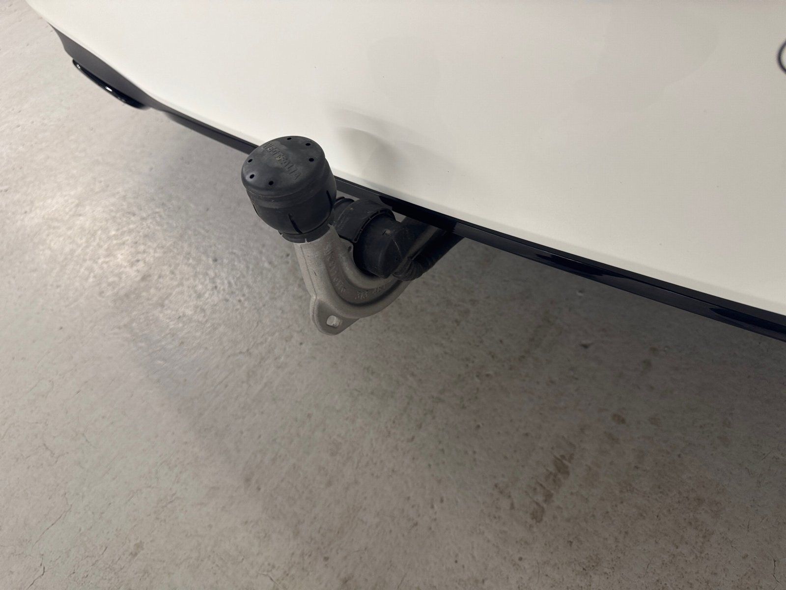 Fahrzeugabbildung Mercedes-Benz A 250 e AMG*DISTRONIC*MULTIBEAM*AHK*Pano-Dach