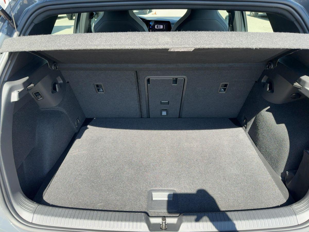 Volkswagen Golf VIII 1.5 TSI R-Line AHK ACC LED Navi Climat, миниатюра 6