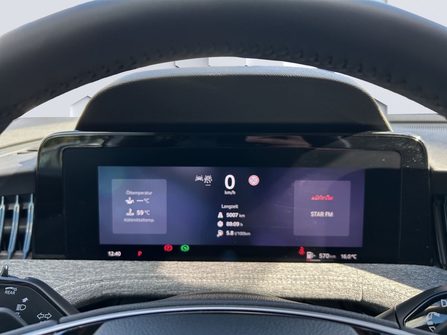 Superb Combi 2.0 TDI DSG 110kW LED AHZV Sitzheiz