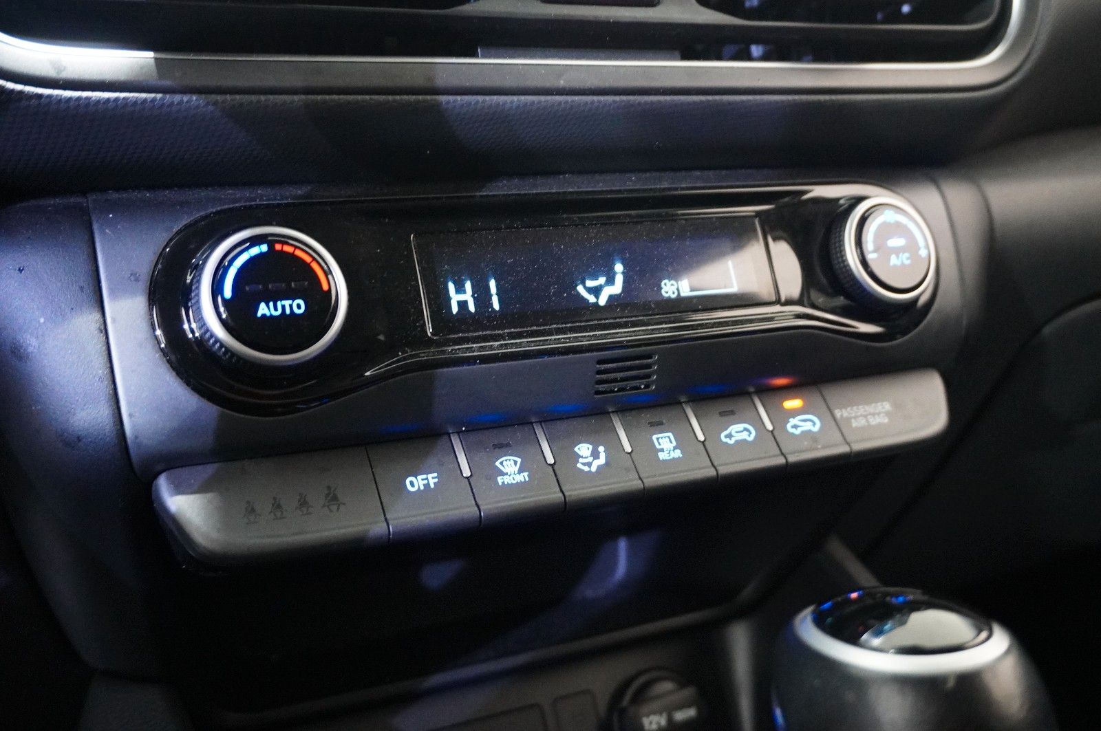 Fahrzeugabbildung Hyundai Kona 1.0 T-GDI STYLE DCT NAVI/LED/KAMERA/VIRTU.