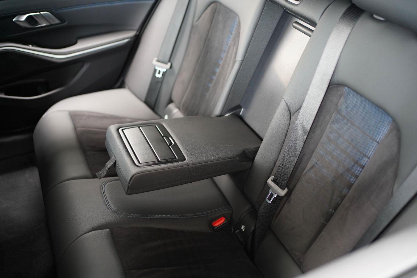 Fahrzeugabbildung BMW 320iA M Sport +Parking Assistant+Driving Assista