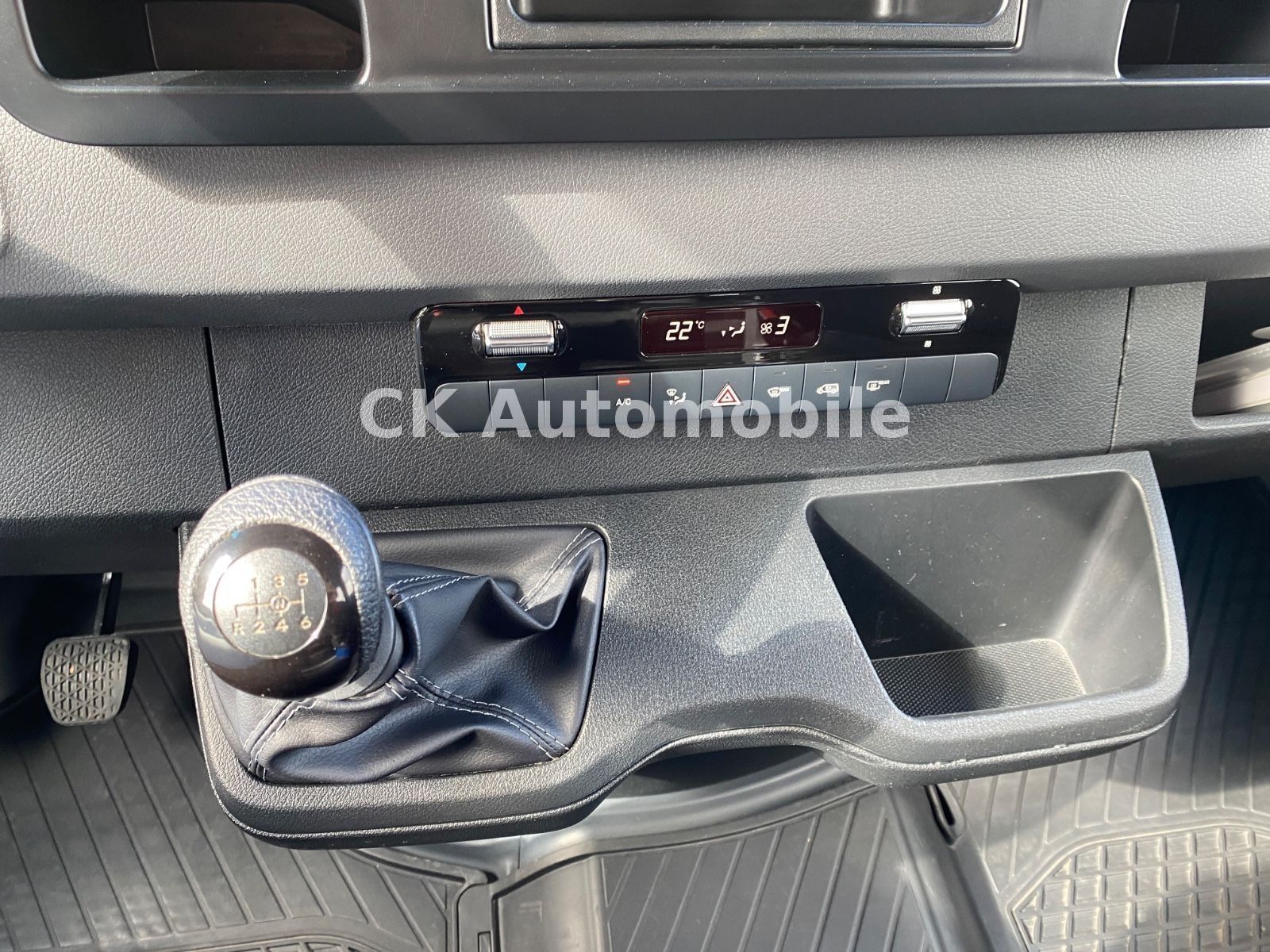Fahrzeugabbildung Mercedes-Benz Sprinter III Tourer 214 RWD L2 /9 Sitze/Klima