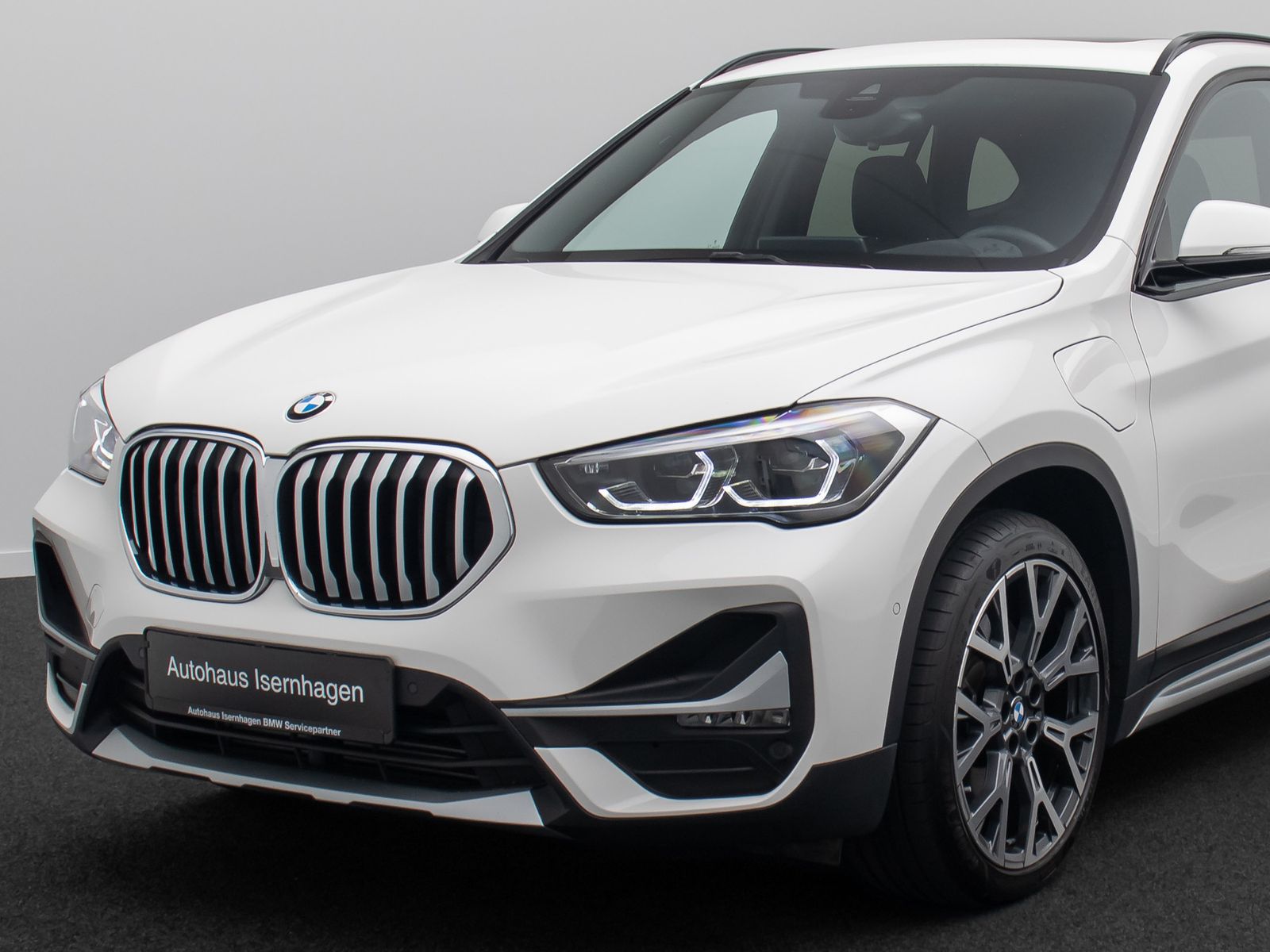 Fahrzeugabbildung BMW X1 xD25e xLine Panorama Kamera HUD DAB H/K 19"