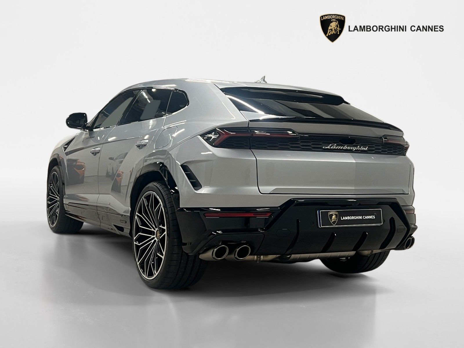 Lamborghini URUS SE 800 hp - DEMO CAR - AKRAPOVIC imagem 3